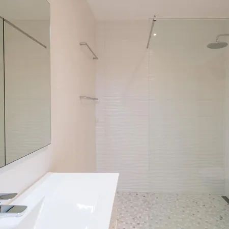 Apartment Oceanview Luxury 4 Bedroom Villa, Private Pool,close To Meia Praia