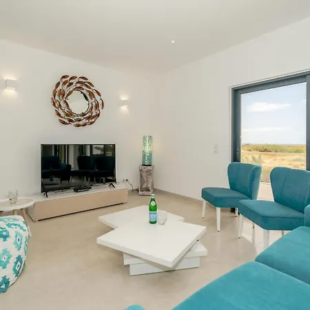 Oceanview Luxury 4 Bedroom Villa, Private Pool,close To Meia Praia *