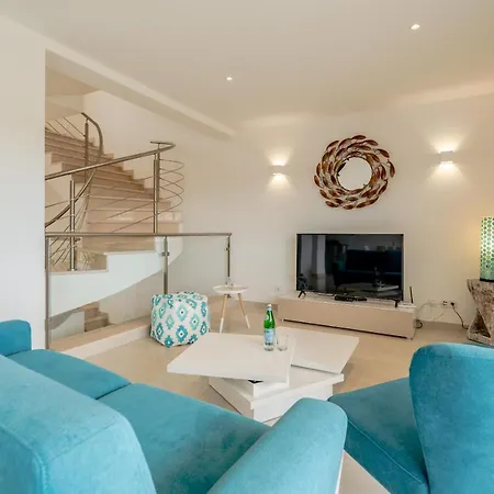 Oceanview Luxury 4 Bedroom Villa, Private Pool,close To Meia Praia Apartment