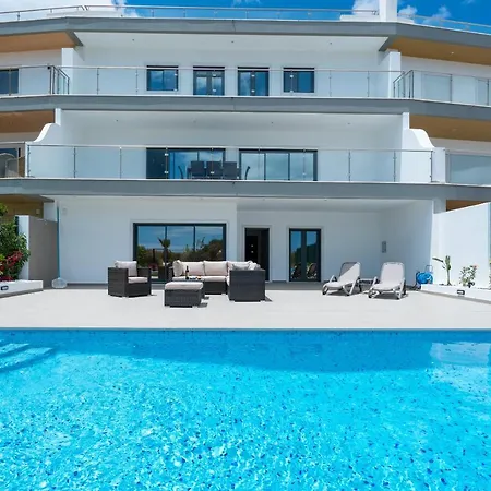 Apartment Oceanview Luxury 4 Bedroom Villa, Private Pool,close To Meia Praia Lagos