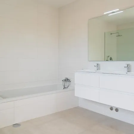 Apartment Oceanview Luxury 4 Bedroom Villa, Private Pool,close To Meia Praia *