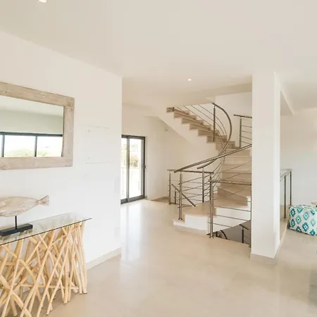 Oceanview Luxury 4 Bedroom Villa, Private Pool,close To Meia Praia Apartment *