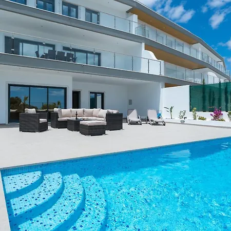 Oceanview Luxury 4 Bedroom Villa, Private Pool,close To Meia Praia Apartment