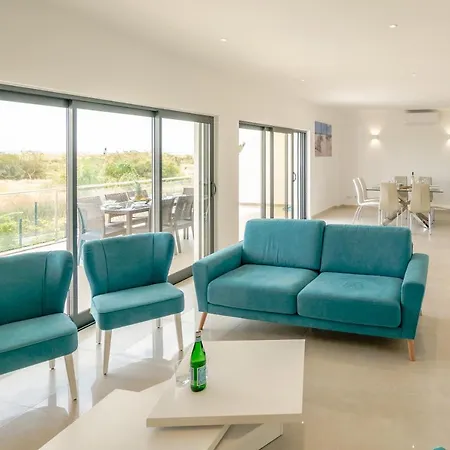 Oceanview Luxury 4 Bedroom Villa, Private Pool,close To Meia Praia