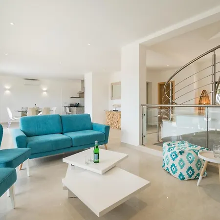 Oceanview Luxury 4 Bedroom Villa, Private Pool,close To Meia Praia
