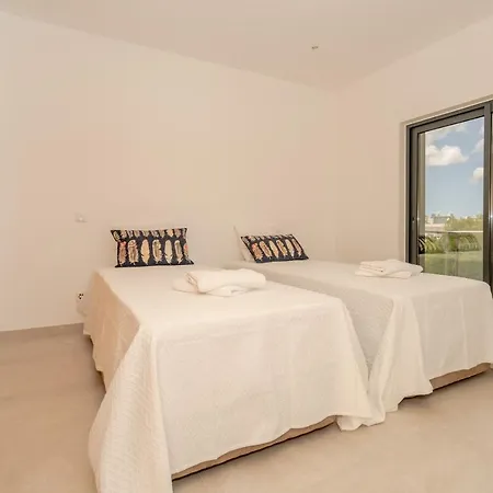Oceanview Luxury 4 Bedroom Villa, Private Pool,close To Meia Praia Apartamento *