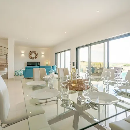 Oceanview Luxury 4 Bedroom Villa, Private Pool,close To Meia Praia Lagos