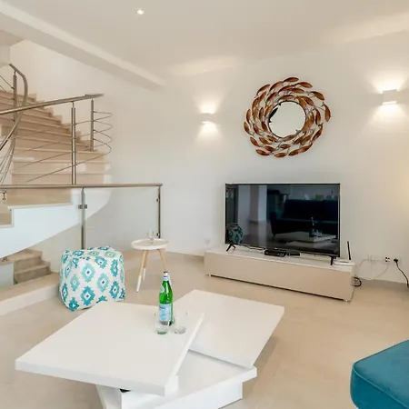 Oceanview Luxury 4 Bedroom Villa, Private Pool,close To Meia Praia