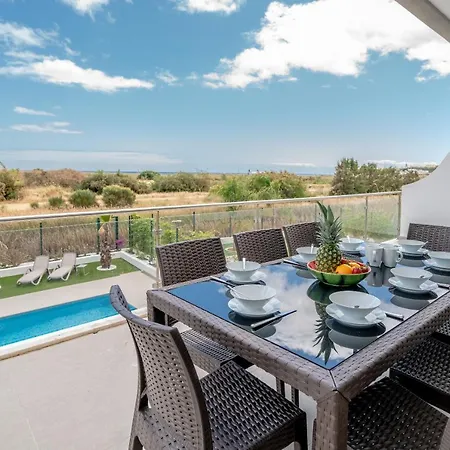 Oceanview Luxury 4 Bedroom Villa, Private Pool,close To Meia Praia Apartamento