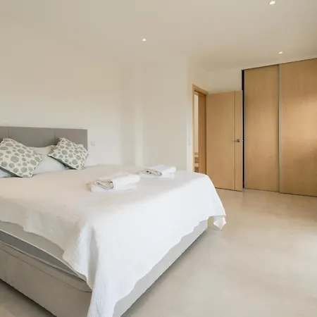 Oceanview Luxury 4 Bedroom Villa, Private Pool,close To Meia Praia Apartamento *