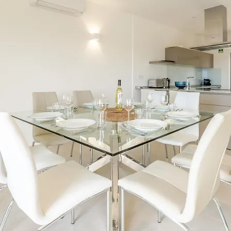 Oceanview Luxury 4 Bedroom Villa, Private Pool,close To Meia Praia Apartamento *