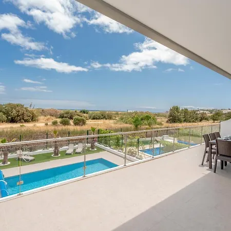 Oceanview Luxury 4 Bedroom Villa, Private Pool,close To Meia Praia Apartamento