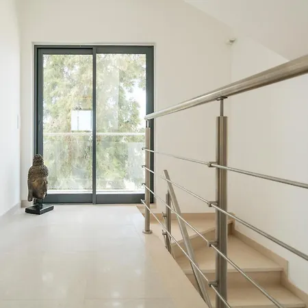 Apartment Oceanview Luxury 4 Bedroom Villa, Private Pool,close To Meia Praia Lagos