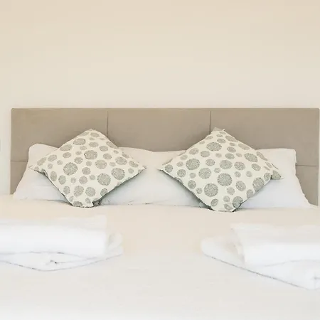 Apartment Oceanview Luxury 4 Bedroom Villa, Private Pool,close To Meia Praia Lagos